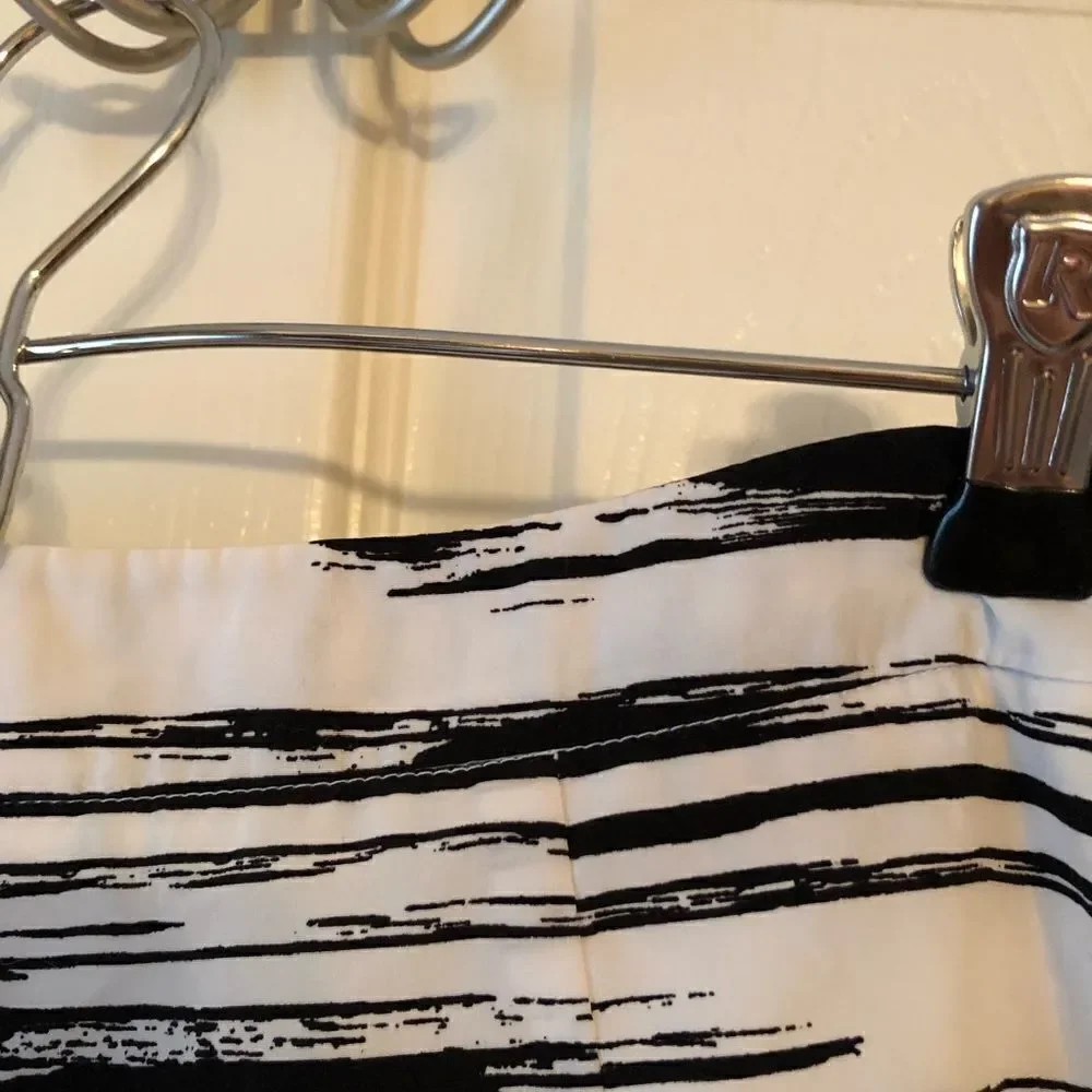 Banana Republic Drop Waist Pleated Skirt‎